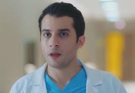 İstanbul bilgi üniversitesi sinema ve televizyon bölümünden mezun olmadan 2 sene sonunda bıraktı. Tgwq14iitknj8m