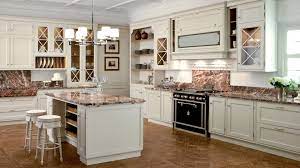 Discover the cabinet finish that creates the look you're envisioning for your new kitchen, bath, or family room. 20 Awesome Classic American Kitchen Style Ideas For Your Home Stylish Kitchen Kitchen Backsplash Trends Kitchen Design Small