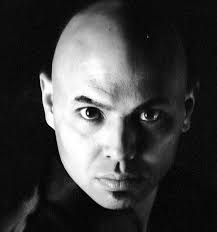 Former NFL football player now catches applause as opera singer