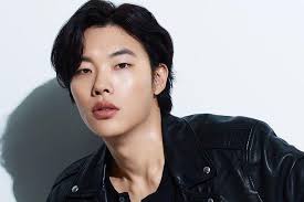 …and have fallen for his boyfriend material photos with the overgrown 'do! Ryu Jun Yeol Encourages Others To Follow His Lead By Taking Steps To Save The Environment Soompi