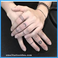 Other people choose to have their partner's pet names inked on the finger, which is a better alternative in case the partner. 35 Unique Ring Tattoo Ideas Tatoeage Ideeen Handtatoeages Tatoeage Vinger