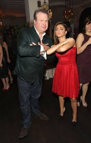 Eric stonestreet was born on september 9, 1971 in kansas city, kansas, usa as eric allen stonestreet. Eric Stonestreet And Sarah Hyland Modern Family Modern Family Funny Morden Family