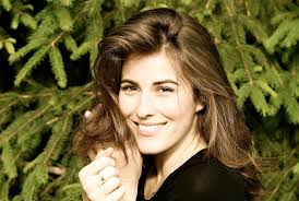 Diana del bufalo, ex concorrente di amici, non è stata riconfermata nel cast di che dio ci aiuti 5, in onda a partire da domani, 10 gennaio, sulla rete nel nuovo cast della serie tv che dio ci aiuti 5, a pesare non è solo l'assenza di lino guanciale, che solo qualche me fa ha annunciato di non poter più. Chi E Diana Del Bufalo Biografia Attrice Monica In Che Dio Ci Aiuti 4