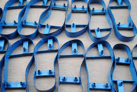 Memiliki ukuran panjang sekitar 20 hingga 30 cm, chef's knife juga disebut sebagai pisau serbaguna. Pisau Cutting Barutino Sandal