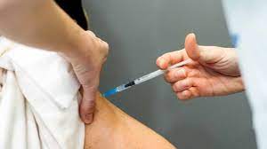 A possibilidade de as pessoas a partir dos 18 anos poderem autoagendar a toma da primeira dose da vacina. Covid 19 Autoagendamento Da Vacinacao Esgota Em Alguns Concelhos