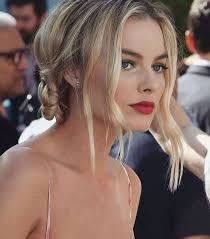 Coco Marble Event Wedding Planner Bordeaux Wedding Hair Ideas Les Jolies Coiffures De La Mariee In 2020 Margot Robbie Hair Hair Beauty Hairstyle