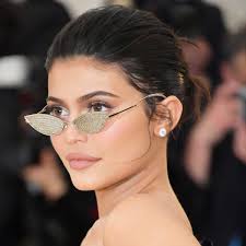 The met gala is the exact opposite. Kylie Jenner S Hair Dress For The 2018 Met Gala In New York City