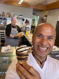 Thomasville bakery serves delicious cream horns
