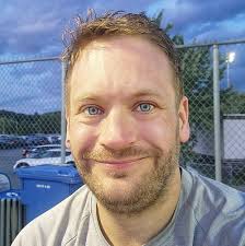 𝗦𝗼𝗿𝘀 𝘁𝗼𝗻 𝗦𝗽𝗲𝗲𝗱𝗼ⵑ 🤤 Nos piscines ouvrent progressivement sur  le territoire dès le 14 juin! Parmi les installations accessibles cette  année, tu pourras découvrir le nouveau pavillon des baigneurs de l'île  Saint-Quentin