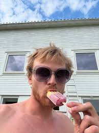 no time for strolling 📲 shot