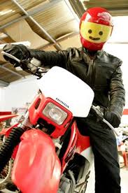 I Think I Need This As My Next Bike Helmet Motorhelm Brommers Motor