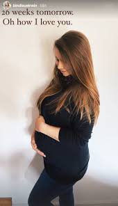While 2020 has been a tough, stressful year for pretty much everyone, bindi irwin has actually celebrated some amazing milestones: Pregnant Bindi Irwin Shares Photo Of Her Bump At 26 Weeks