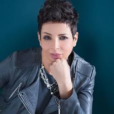 Reputation Driven: Top Real Estate Professionals Reveal Why Having a Great  Reputation Is The Best Million Dollar Branding Strategy: Alvarez, Adriana  Monique, Swagerty, Judah, Hanson, Andrew, Simpson, Mark, Holt, Pam,  Budzinska, Plaxy,