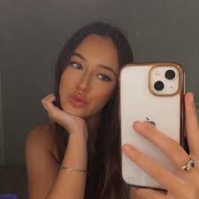 Emma Murdock in people