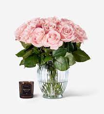 Roses with a vase | Roses Gift Set | FLOWERBX UK