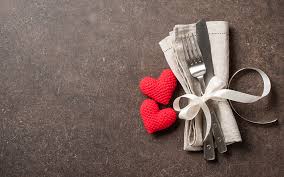 Amplio, 4 dormitorios, 3 son individuales y uno doble, grande, con terraza cubierta. Menu Especial De San Valentin En Tudela Restaurante Casa Lola