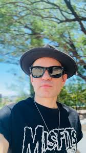 Behind the scenes of "Radio Silence", the final Sum 41 music video.