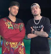 Nego do borel, artistic name of leno maycon viana gomes (born 10 july 1992), is a brazilian singer of funk ostentação, songwriter and actor. Ww 06nsl0kyhbm