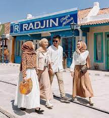 We would like to show you a description here but the site won't allow us. Baju Couple Bareng Temen 20 Inspirasi Foto Baju Couple Sama Sahabat Trend Couple