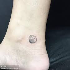 Painless and easy to apply. Kleine Muschel Mit Einer Perle Drin Shell Tattoos Seashell Tattoos Tattoos