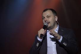 Певец ярослав сумишевский вышел на связь после того, как попал в автокатастрофу в красноярском крае со своей супругой. V Avarii Pod Nazarovo Postradal Pevec Yaroslav Sumishevskij I Pogib Glava Soyuza Desantnikov Ia Zapad24