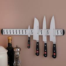 storing your kitchen knives safely