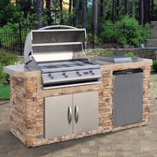 Use an outdoor kitchen island to assemble outdoor meals with the help of best in backyards. Outdoor Kitchens