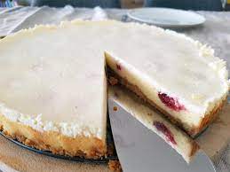All you need to make this scrumptious dessert is yoghurt, condensed milk and biscuits. Kasekuchen Mit Susser Kondensmilch Und Himbeeren Rezept Nordisch Info