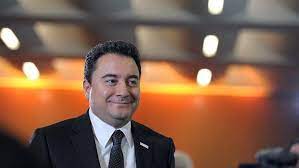 Çok iyi düzeyde i̇ngilizce bilen babacan, evli ve üç çocuk babasıdır. Ali Babacan Kimdir Ali Babacan Nereli Ve Kac Yasinda Son Dakika Haberleri