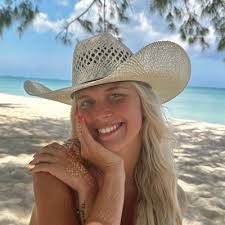 Amber Turnage (@amber_turnage)