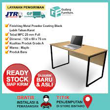 Tersedia meja kerja dengan ketinggian yang dapat diatur sehingga anda tetap nyaman meski bekerja sambil duduk di kursi kantor maupun berdiri. Meja Kerja Kantor Murah C1260
