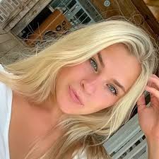 Amelia Baldwin (@Ameliabaldwin77)