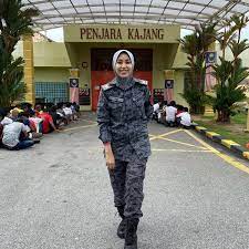 Institusi masjid dalam islam terbukti memainkan peranan yang cukup besar, malah fungsinya sendiri tidak pernah mengenal erti sempadan. Penjara Kajang Pintasan Kajang Semenyih