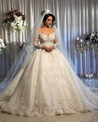 Wir haben unterschiedliche marken ausführlich getestet und wir zeigen unseren lesern hier unsere ergebnisse unseres tests. Luxus Brautkleider Prinzessin Spitze Hochzeitskleider Abendkleid