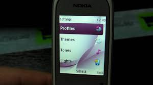 Nokia 3710 Fold Hands on HD - www ...