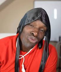 Tom Hardy comes up to me in the tube station & says he's sick of Hollywood  Productions, he just wants to be in Olima Omega Skits 😅…. 🤣