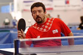 Se trata de una ligera adaptación de las reglas generales del tenis de mesa para deportistas en silla de ruedas, aunque participan también deportistas con discapacidades que pueden jugar parados. Servicio Nacional De La Discapacidad
