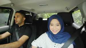 Cik reen dan encik ngok ngek kembali dalam pengembaraan baru menjelang raya. Cik Reen Encik Ngok Ngek Youtube