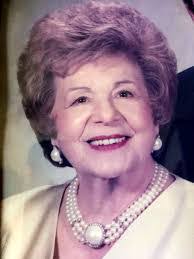 Diana Feathers's Instagram, Twitter & Facebook