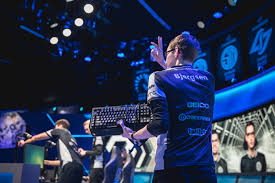 Pagesbusinessessports & recreationsports leagueesports leaguefree fire esports india. Opinion The Marketing Dilemma Of The Esports Influencer The Esports Observer