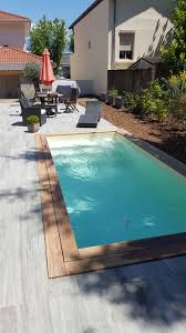 Mini Piscine Avec Margelle En Bois Exotique Et Terrasse Carrelee Et Escalier Droit Mini Piscine Terrasse Carrelee Piscine Bois