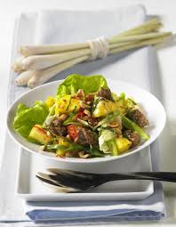 Thai Salat Mit Hack Und Ananas Rezept Lecker Salat Thai Salat Rezepte