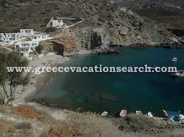 Έχει κοκ­κώδη μορφή και γίνεται από σιτάλευρο ή και σπασμένο σιτάρι, πλιγούρι ή σιμιγδάλι, βράζεται σε γάλα,…. Fwtografies Apo Folegandros Kyklades
