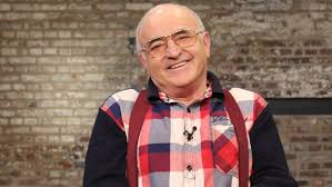 In der sendung stellen ausgewählte bewerber jeweils eine mitgebrachte kuriosität, rarität oder antiquität vor. Ab1 Cri8ubwcrm