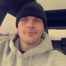 Ella Norris (@ellanorriss)