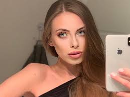 Magdalena stępień i jakub rzeźniczak poznali się na początku 2020 r. Kim Jest Karolina Czarnecka Piekna Blondynka Widziana Z Jakubem Rzezniczakiem Zdjecia Super Express
