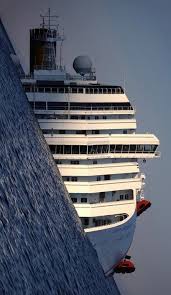 Ship Sinking From A Different Perspective Pics Cool Photos Photography Cool Pictures