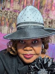 Thoughts? I'd have that Fedora in a display case. Apparently the lady is an  influencer that sold it 🫢