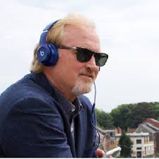 De favoriete ochtendmuziek van Telenet-baas John Porter: 'Een kater op  zondag? Al 45 jaar aan een stuk'