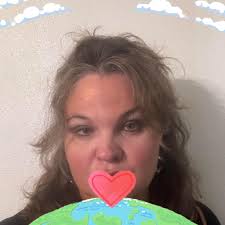 Is arriving at 8:17 rude when closing at 9?